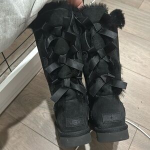 Black bow tie Uggs!